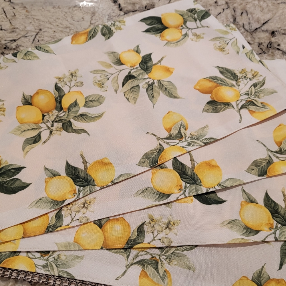 Lemon placemats